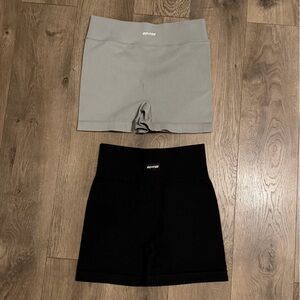 Bo+Tee Seamless Ribbed Shorts Set Black & Gray Size M High Waisted Gym Set of 2